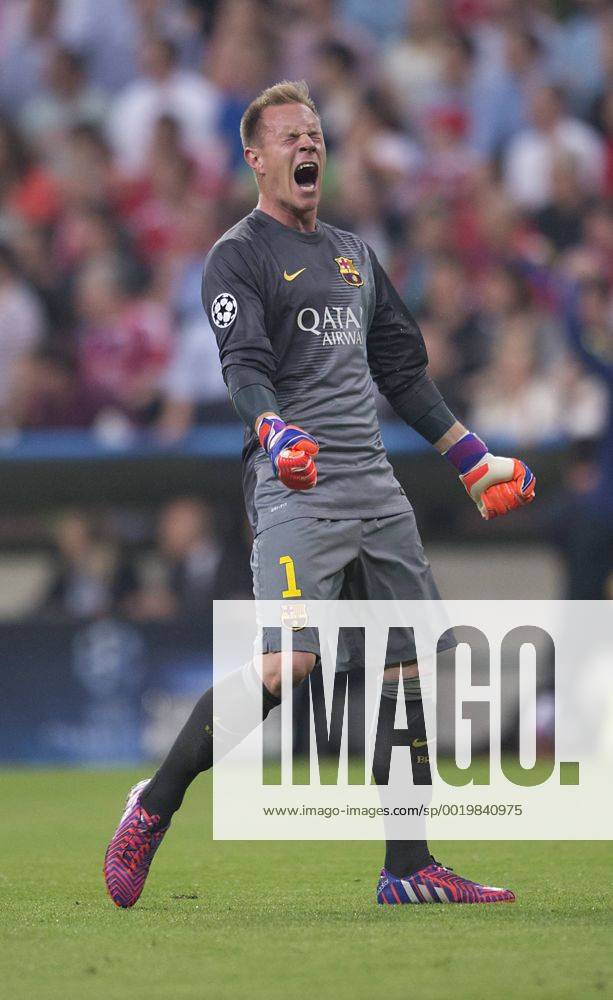 Torwart Marc-Andre TER STEGEN (FCBarcelona) jubelt Fussball international UEFA Championsleague, Saison 2014 2015, Halbfinale Rueckspiel: FC Bayern Muenchen - FC Barcelona Barca in Muenchen, Deutschland am 12.05.2015,
