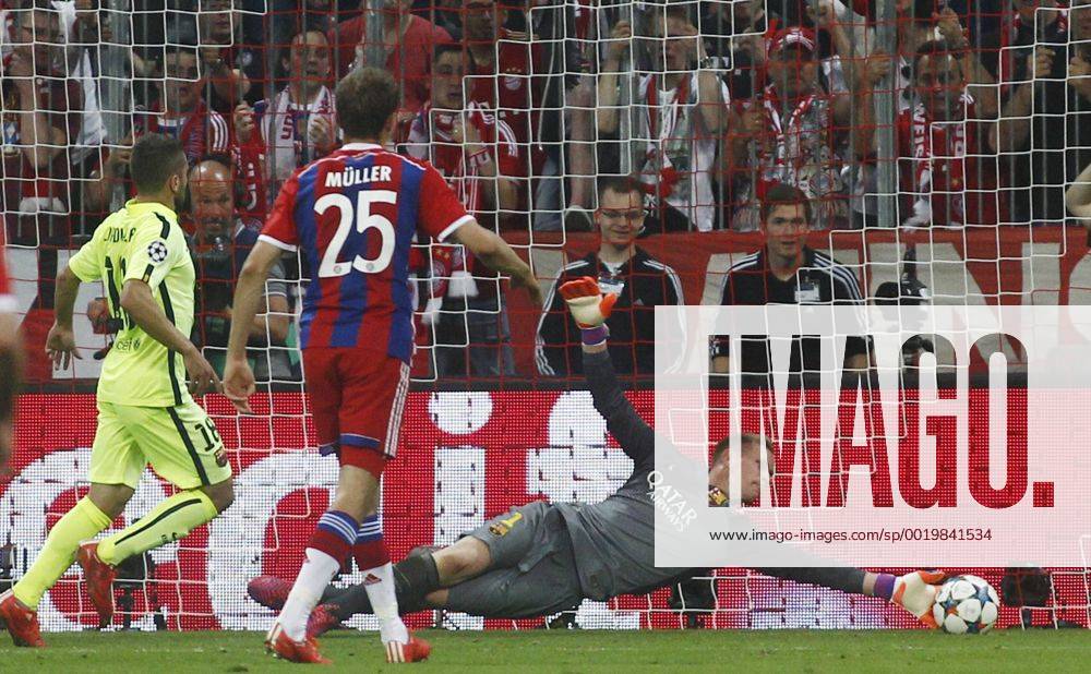Second leg of 1 2 Champions League match between Bayern Munich and Barcelona. In this picture, Marc Andre Ter Stegen, Thomas Müller xFRANCESCxADELANTADOx
