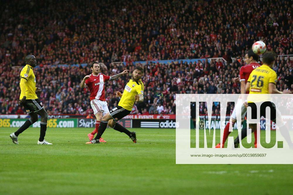 Lee Tomlin of Middlesbrough scores the opening goal - Middlesbrough vs. Brentford - Skybet Championship - Play Off Second Leg - Riverside Stadium - Middlesbrough - 15 05 2015 Pic Philip Oldham Sportimage .