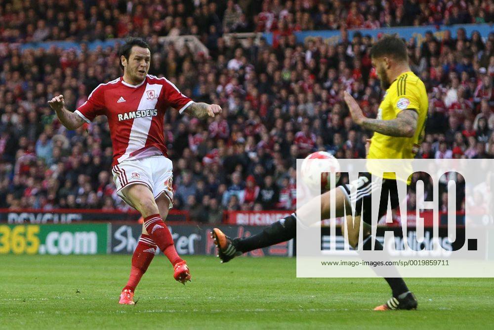 Lee Tomlin of Middlesbrough scores the opening goal - Middlesbrough vs. Brentford - Skybet Championship - Play Off Second Leg - Riverside Stadium - Middlesbrough - 15 05 2015 Pic Philip Oldham Sportimage .