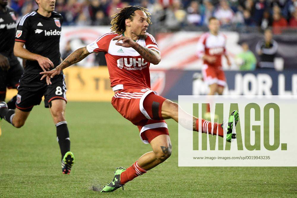 Foxborough, Massachusetts, U.S. - New England Revolution midfielder Jermaine Jones (13) watches the flight of his shot during the MLS Fussball Herren USA game between DC United and the New England Revolution held at Gillette Stadium in Foxborough Massachusetts. The New England Revolution and D.C. United ended the game tied 1-1. Eric Canha CSM MLS 2015: DC United vs Revolution MAY 23 - ZUMAc04_
