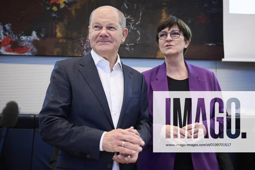Berlin, meeting of the SPD parliamentary group in the Bundestag Chancellor Olaf Scholz SPD and Saskia Esken party leader SPD before the beginning of the meeting of the SPD parliamentary group in the German Bundestag on 17 01 2023 in Berlin Berlin Bundestag Berlin Germany