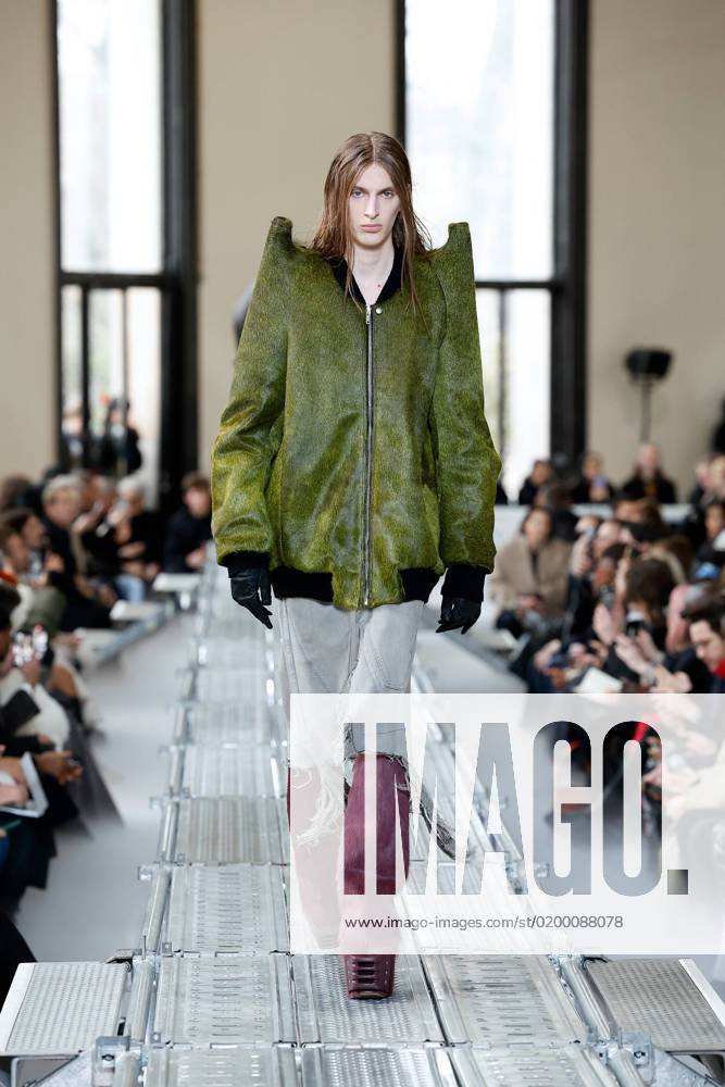 (230120) -- PARIS, Jan. 20, 2023 -- A model presents a creation from the Rick Owens Fall Winter 2023-2024 collection during the Men s Fashion Week in Paris, France, on Jan. 19, 2023. (Photo by Xinhua) FRANCE-PARIS-MEN S FASHION WEEK-RICK OWENS PieroxBiasion