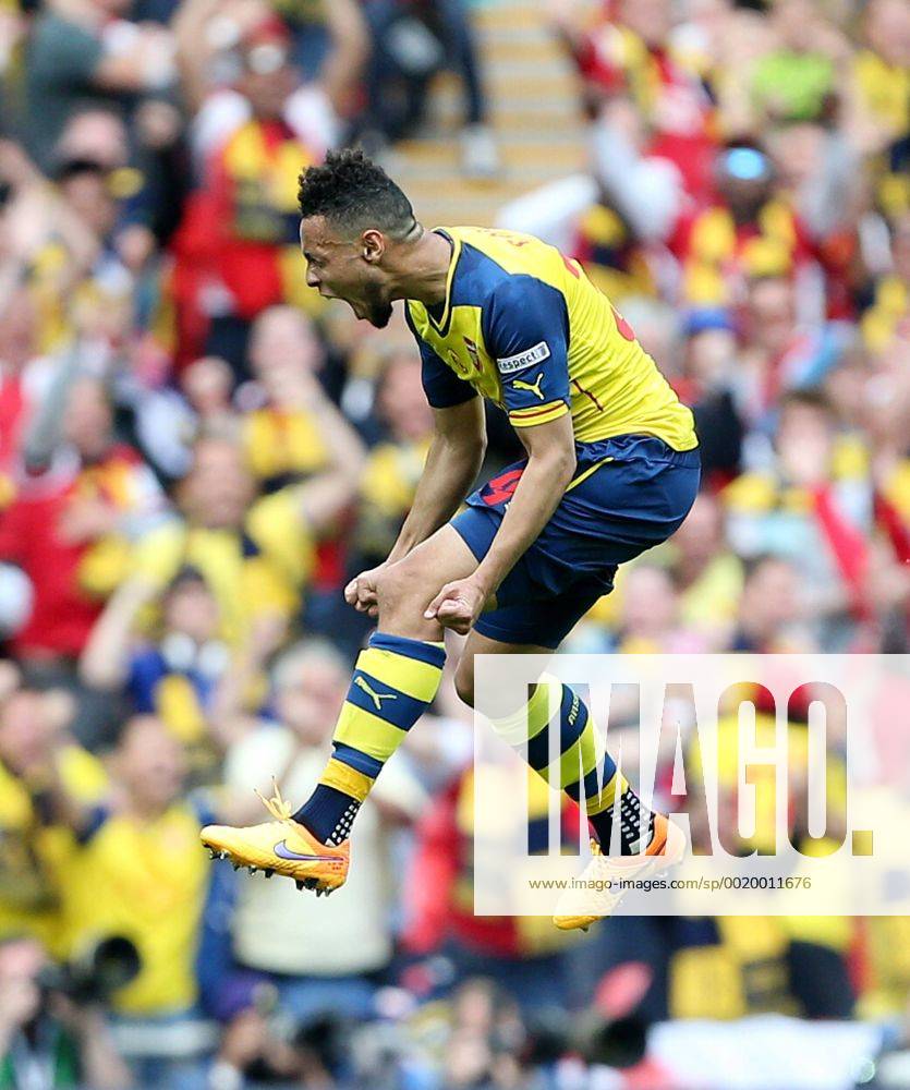 Arsenal s Francis Coquelin celebrates his sides opening goal FA Cup Final - Arsenal vs Aston Villa - Wembley Stadium - England - 30th May 2015 - Picture David Klein Sportimage .
