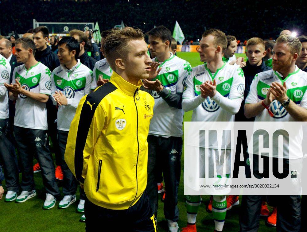 Fussball Berlin Olympiastadion 30.05.2015 DFB Pokalfinale 2015 Borussia Dortmund geg VfL Wolfsburg 1 : 3 Pokalsieger VfL Wolfsburg Marco REUS 11 BoDo