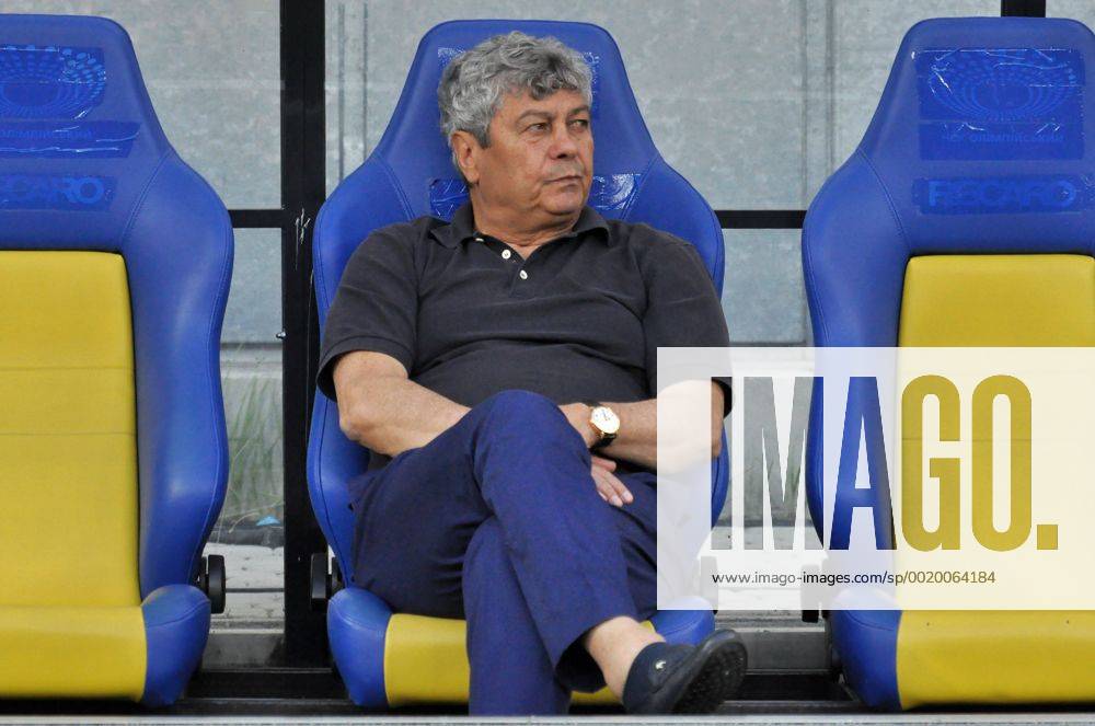 Aktuell Fußball, Ukraine, Pokalfinale, Dynamo Kiew - FC Shaktar Donetsk June 4, 2015 - Kiev, Ukraine - Head coach of FC Shakhtar Mircea Lucescu during the match between FC Dynamo Kyiv and FC Shakhtar Donetsk in the Ukrainian Cup final at the Olympic Stadium in Kiev, Ukraine on June 04, 2015...Person head coach of Shakhtar Donetsk interested clubs from Turkey, reported in the press. Contract of Romanian coach with FC Shakhtar expires this summer. Dynamo Kiev won at Shakhtar Donetsk in the Ukrainian Cup - ZUMAn230