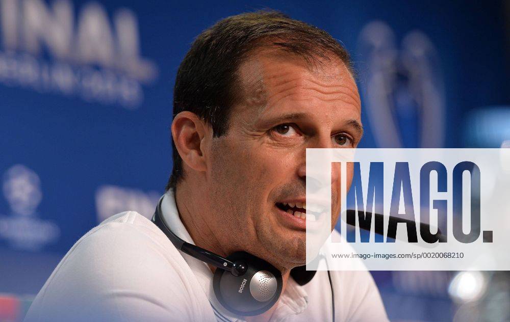 Fussball Champions League, Juventus Turin - FC Barcelona Barca Mediaday, v.l. Massimiliano Allegri (Trainer Head Coach Juventus Turin) PK Pressekonferenz Presse Press press conferencene news conference 0000000000