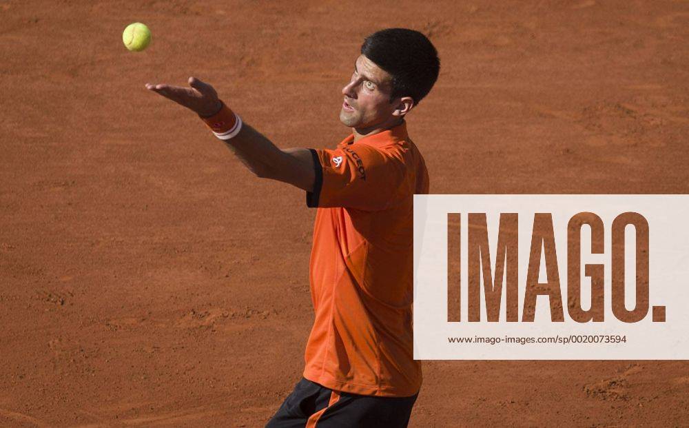 Novak Djokovic of Serbia competes during the men s singles semifinal against Andy Murray of Britain at the 2015 French Open tennis tournament at Roland Garros in Paris June 5, 2015. The match was postponed to Saturday due to weather forecast of storm, with Novak Djokovic leading 2-1. ) (SP)FRANCE-PARIS-TENNIS-FRENCH OPEN ChenxXiaowei