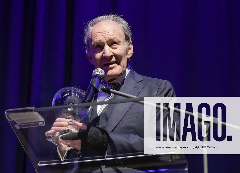 Schauspieler Michael Mendl, mit Preis, steht am Samstag den 16.03.2019 auf der Bühne bei der Preisverleihung der Steiger Awards im Casino der Zeche Zollverein. Zum 14. Mal wurden die Steiger Awards im Rahmen einer festlichen Gala verliehen. Deutschland NRW Essen