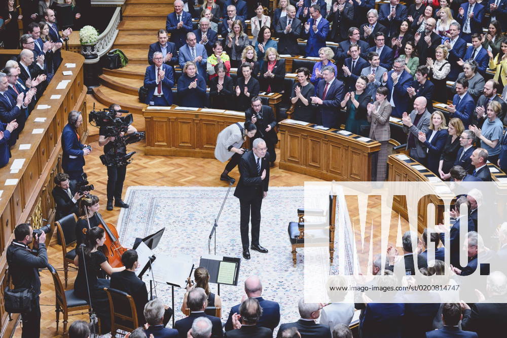 Vienna, AUT, Angelobung Bundespräsident Alexander Van Der Bellen, Angelobung Ceremony, in the picture the Federal Assembly Hall with the visitors and federal president of the republic of austria Alexander Van der Bellen during the inauguration of federal president alexander van d EP_gro