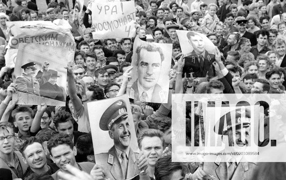 Moscow, USSR. August 12, 1962. Residents of the city hold a rally in Red Square dedicated to the launch of the Vostok 4 spacecraft manned by Soviet cosmonaut Pavel Popovich. Viktor Koshevoi, Nikolai Sitnikov TASS 11703496