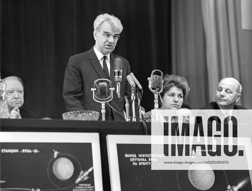 Moscow, USSR. April 16, 1966. President of the USSR Academy of Sciences Mstislav Keldysh (C) gives a speech at a press conference dedicated to successful launch of the Luna-10 interplanetary space station at the House of Scientists. Viktor Budan, Oleg Kuzmin TASS 1445465