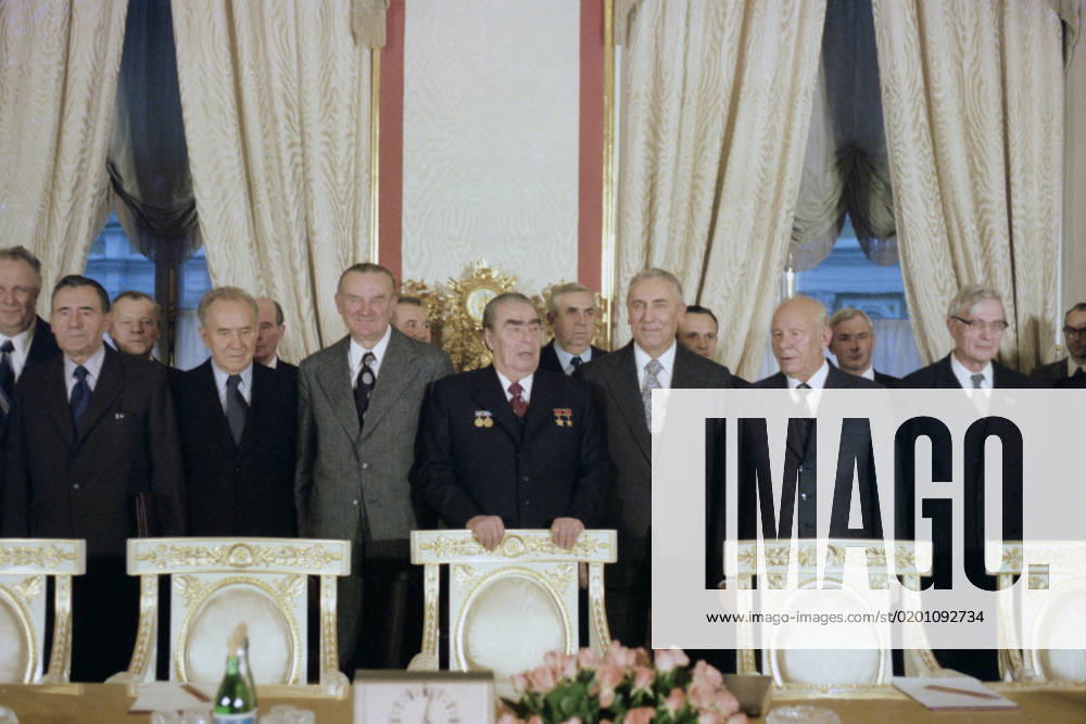 Moscow, USSR. Minister of Foreign Affairs of the USSR Andrei Gromyko, Chairman of the Council of Ministers of the USSR Alexei Kosygin, Member of the Politburo of the Central Committee of the Polish United Workers Party (PZPR), Chairman of the Council of Ministers of the Polish People s Republic (PRL) Piotr Jaroszewicz, General Secretary of the Central Committee of the Communist Party of the Soviet Union Leonid Brezhnev, head of the party and government delegation of the PRL, First Secretary of the Central Committee of the PZPR Edward Gierek, Chairman of the Presidium of the Supreme Soviet of the USSR Nikolai Podgorny and Secretary of the Central Committee of the CPSU Mikhail Suslov (L-R front) meet before the talks in the Kremlin. Eduard P 16799327