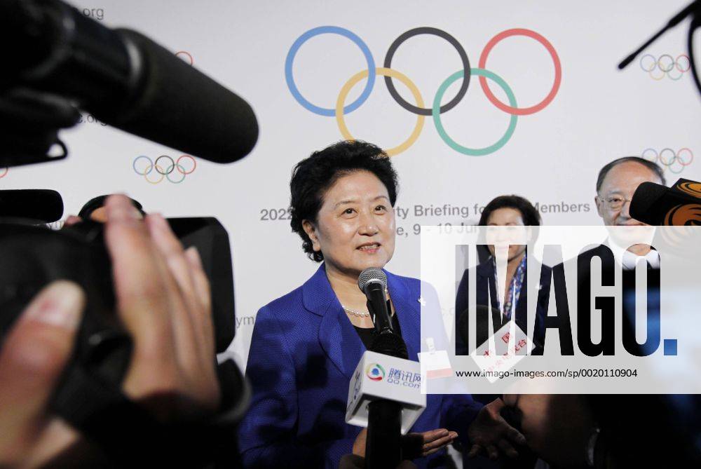 (Xinhua) -- China s Vice Premier Liu Yandong (C) addresses to the media after the briefing for International Olympic Committee (IOC) members by the 2022 Winter Olympic Games Olympische Spiele Olympia OS candidate city of Beijing at the IOC Museum in Lausanne, Switzerland, on June 9, 2015. (Xinhua Zhou Lei)