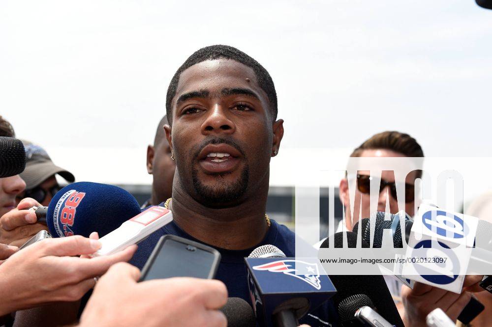 Foxborough, Massachusetts, U.S. - New England Patriots corner back Malcolm Butler (21) is interviewed by media at the organized team activities held on the practice fields at Gillette Stadium in Foxborough Massachusetts. Eric Canha CSM NFL American Football Herren USA 2015: Patriots OTA JUN 11 - ZUMAc04_