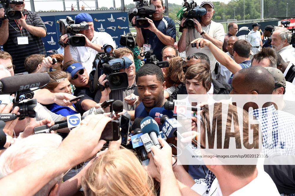 Foxborough, Massachusetts, U.S. - New England Patriots corner back Malcolm Butler (21) is interviewed by media at the organized team activities held on the practice fields at Gillette Stadium in Foxborough Massachusetts. Eric Canha CSM NFL American Football Herren USA 2015: Patriots OTA JUN 11 - ZUMAc04_