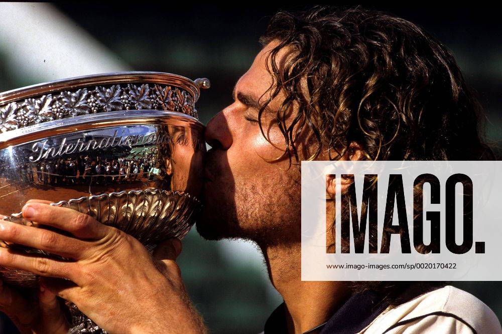 GUSTAVO KUERTEN - ROLAND GARROS 2000 TENNIS : Roland Garros - Archives - Aufnahmedatum geschätzt TENNISMAG PANORAMIC