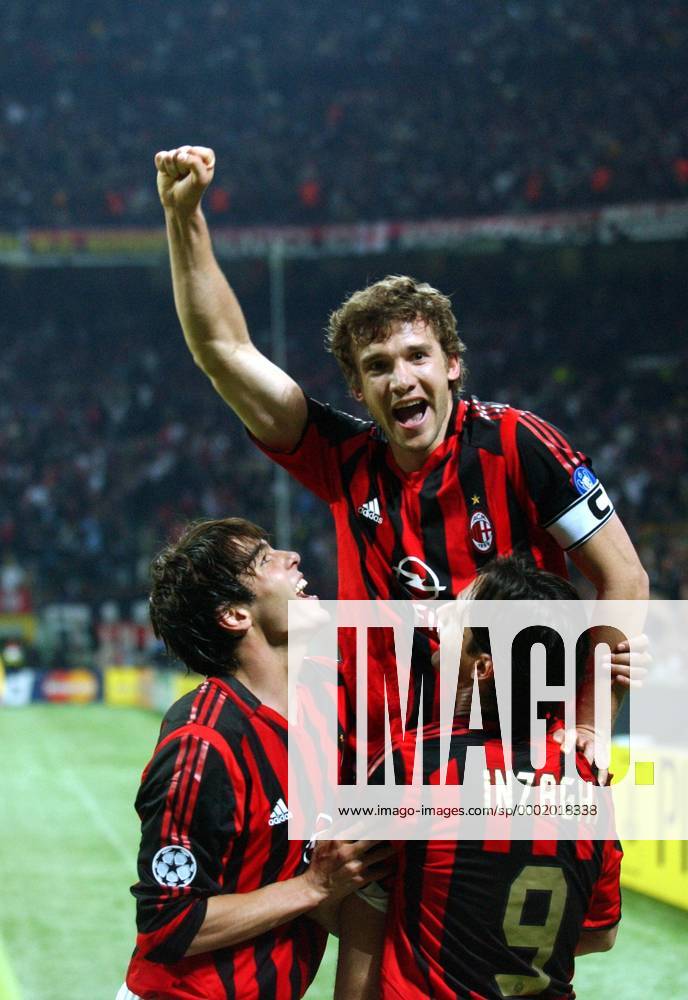 Andriy Shevchenko (Mitte), Kaka (li.) und Filippo Inzaghi (alle Milan) - Torjubel Fußball EC 1 Herren Champions League 2005 2006, AC Mailand Gruppe Mailand Freude,