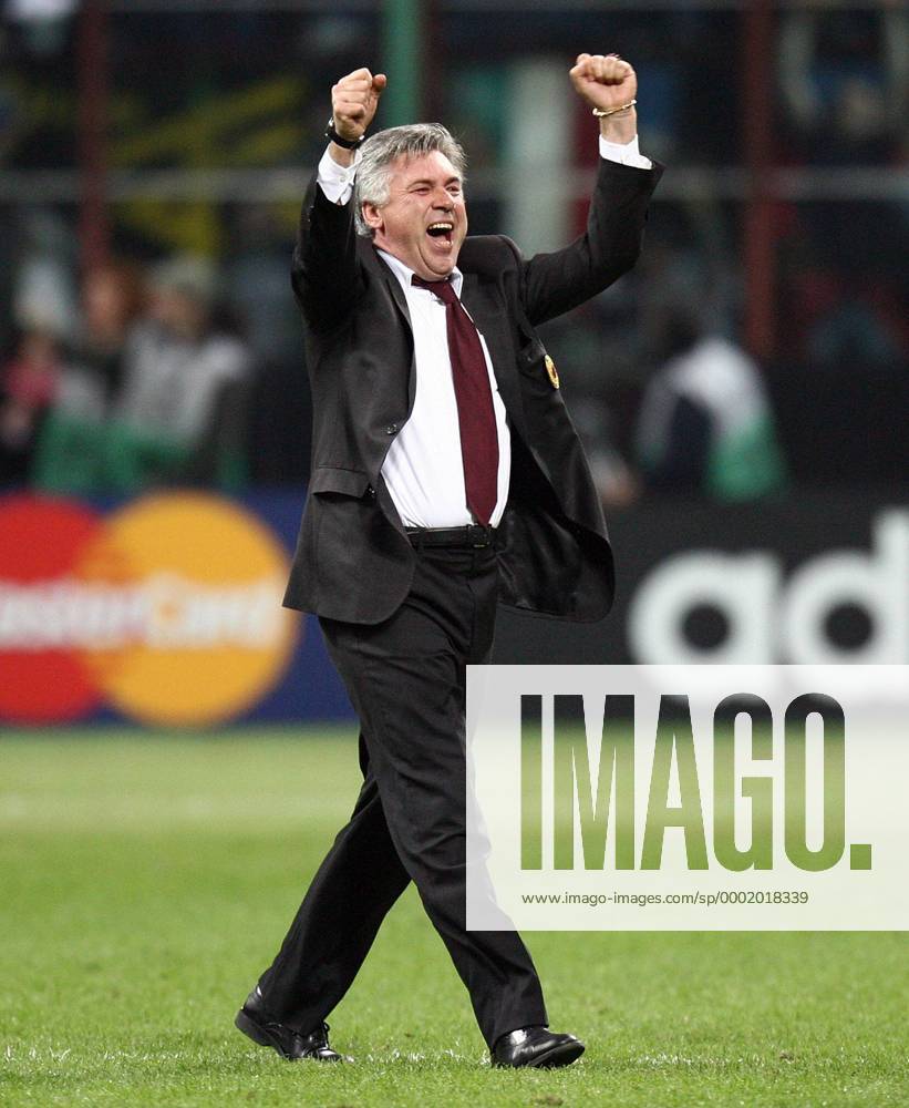 Trainer Carlo Ancelotti (Milan) - Schlußjubel - Fußball EC 1 Herren Champions League 2005 2006, AC Mailand Einzelbild Mailand Freude, Begeisterung,