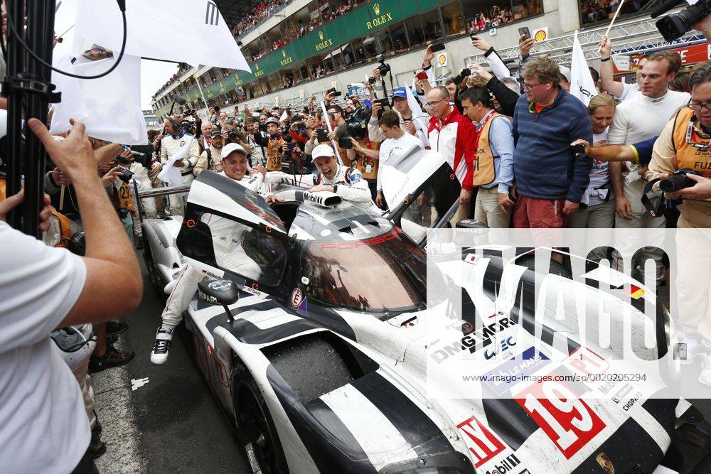 Motorsports: FIA WEC 2015: 24 Heures du Mans, Porsche 919 Hybrid, Porsche Team: Nico Huelkenberg, Earl Bamber, Nick Tandy ZWEIx