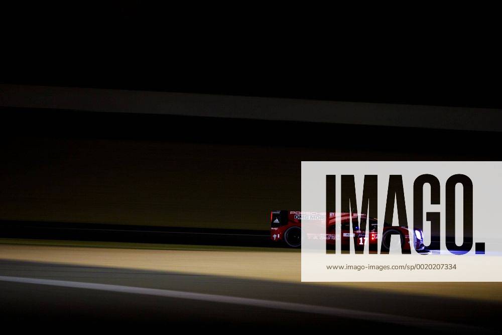 Motorsports: FIA WEC 2015: 24 Heures du Mans, Porsche 919 Hybrid, Porsche Team: Timo Bernhard, Mark Webber, Brendon Hartley ZWEIx