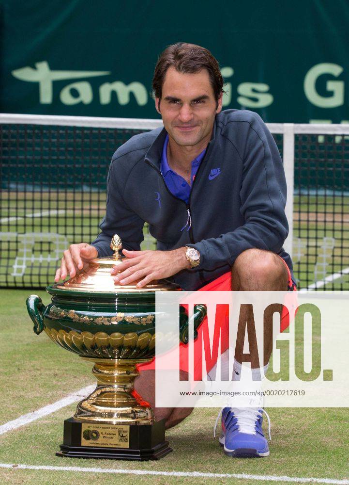 Roger Federer (SUI) , Endspiel, Final, Siegerehrung,Präsentation, Tennis - Gerry Weber Open - ATP Tennis Herren 500 - Gerry Weber Stadion - Halle Westf. - Nordrhein Westfalen - Germany - 21 June 2015. Juergen Hasenkopf