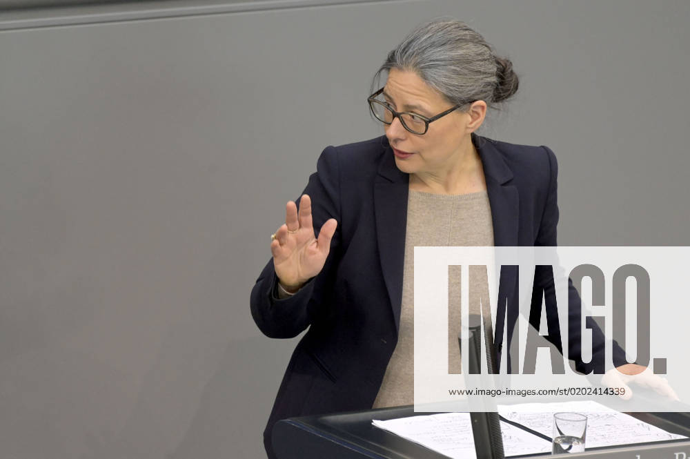 Nina Scheer at the 84 session of the German Bundestag in the Reichstag building Berlin, 08 02 2023 Foto:xF.xFuturexImage