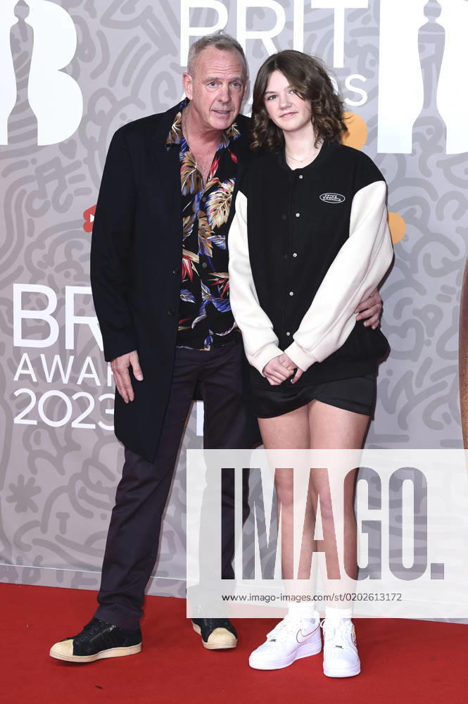 Norman Cook Fatboy Slim with daughter Nelly Cook at the 43 BRIT Awards 2023 ceremony at the O2 Arena London, 11 02 2023. Foto:xS.xFuturexImage
