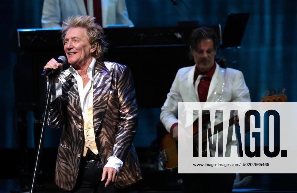 Rod Stewart performs on stage at the Hard Rock Live in the Seminole Hotel and Casino Hollywood, in Hollywood, Florida on Monday, February 13, 2023. MIA20230213109 GARYxIxROTHSTEIN
