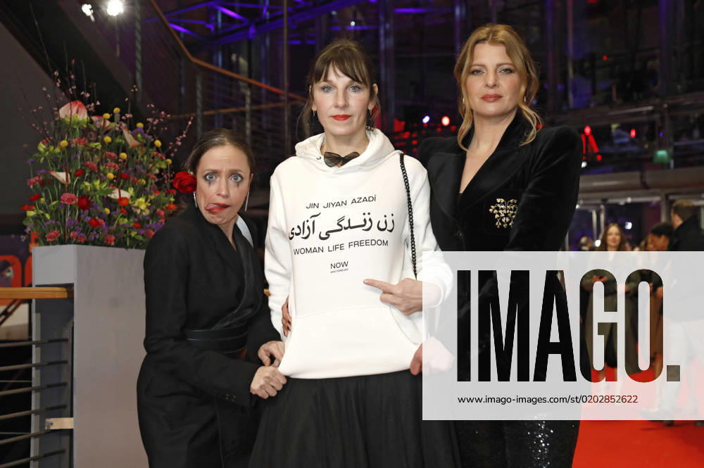 Anna Thalbach, Meret Becker and Jördis Triebel at the festival opening and the premiere of the feature film She Came to Me at the Berlinale 2023 73 Berlin International Film Festival at the Berlinale Palast Berlin, 16 02 2023 Foto:xD.xBedrosianx xFuturexImage