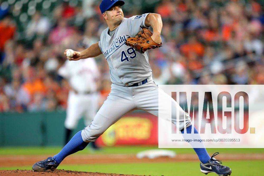 JUN 29 2015: Kansas City Royals starting pitcher Joe Blanton (49) delivers a pitch during the MLB Baseball Herren USA baseball game between the Houston Astros and the Kansas City Royals from Minute Maid Park in Houston, TX. (Mandatory credit: Erik Williams CSM) MLB 2015: Royals vs Astros JUN 29 - ZUMAc04_