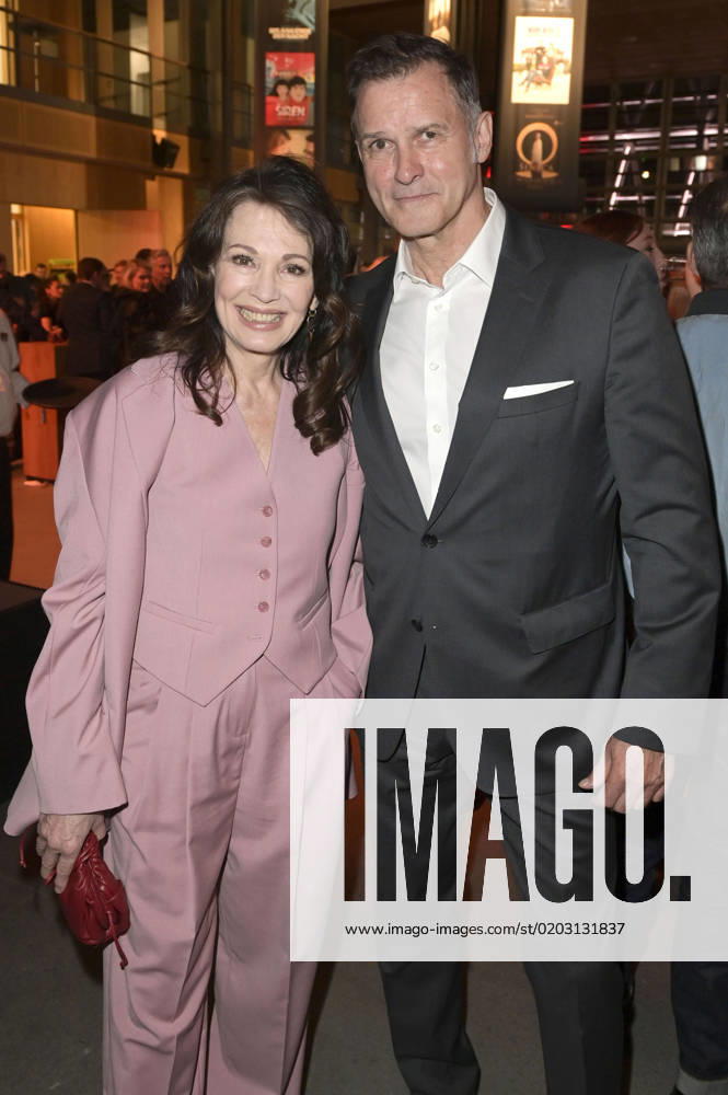Iris Berben with partner Heiko KIesow at the NRW reception during the Berlinale 2023 73 Berlin International Film Festival at the Representation of the State of North Rhine-Westphalia Berlin, 19 02 2023 Foto:xF.xFuturexImage