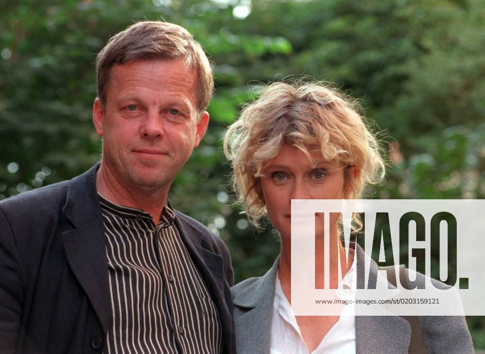 STOCKHOLM 980824 Sanna ögonblick , new film with Krister Henriksson and Lena Endre directed by Lena Koppel The film premieres on Friday 28 August STOCKHOLM SWEDEN