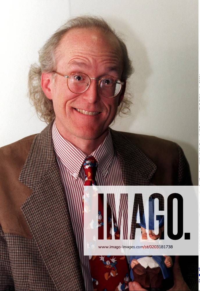 SCANPIX SWEDEN, 1998 10 23 Keno Don Rosa cartoonist of the series Donald Duck Received the International Adamson Prize of the Swedish Academy of Comics at the Gothenburg Book Fair Don Rosa holds a statuette of the cartoon character Adamson in his hand comics