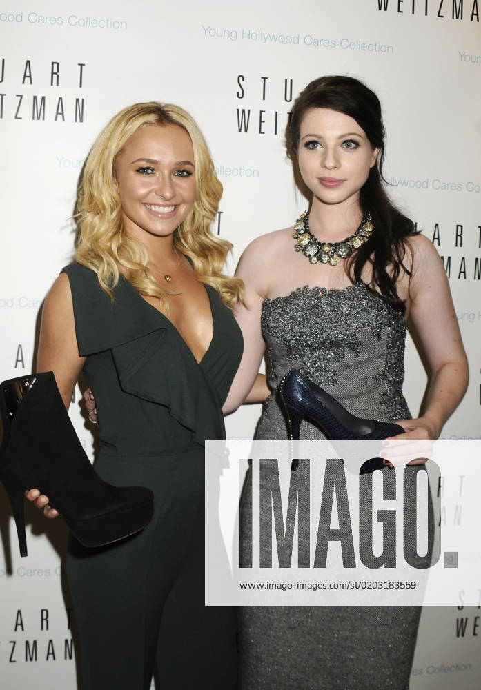 NEW YORK, NY - SEPTEMBER 08: Hayden Panettiere_Michelle Trachtenberg at the celebration during Fashion s Night Out at Stuart Weitzman. on September 8, 2011 in New York City...People: Hayden Panettiere_Michelle Trachtenberg Manhattan United States Of America - ZUMAs214 20110908_zba_s214_052