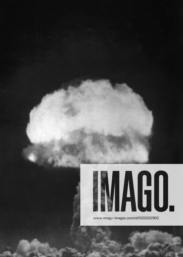 ARKIV NOVAJA SEMLJA, SOVIET 19621225 The mushroom cloud after a Soviet nuclear test of about 11 megatons in the area around Novaya Zemlya RUSSIA