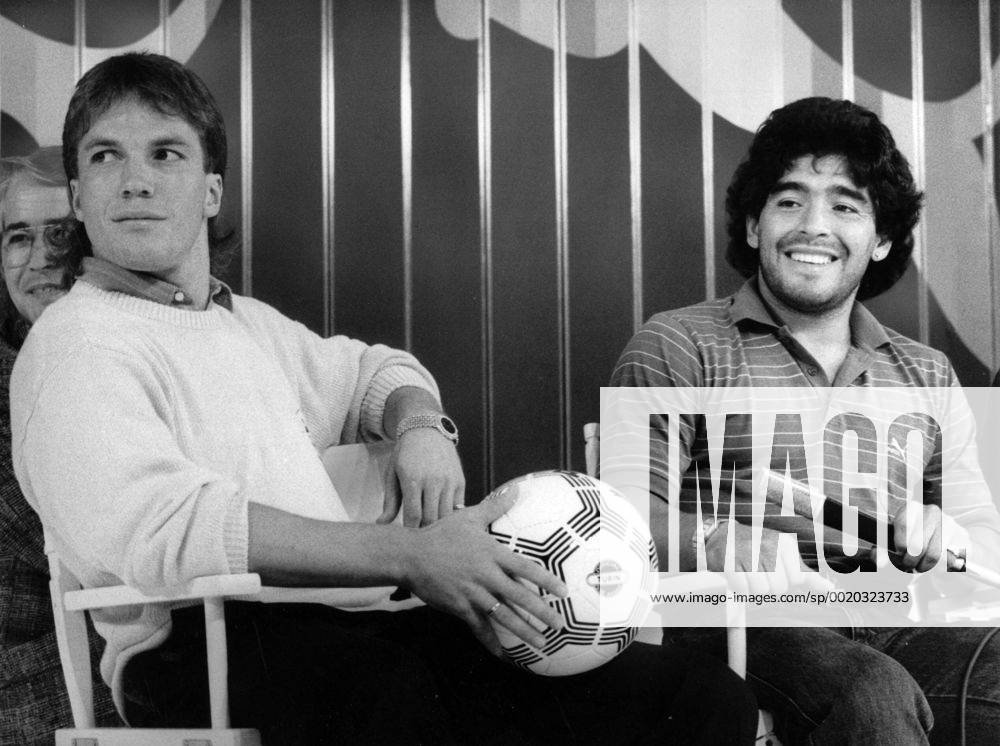 ISPO München 1986: Lothar Matthäus (BR Deutschland FC Bayern München) und Diego Armando Maradona (Argentinien SSC Neapel)