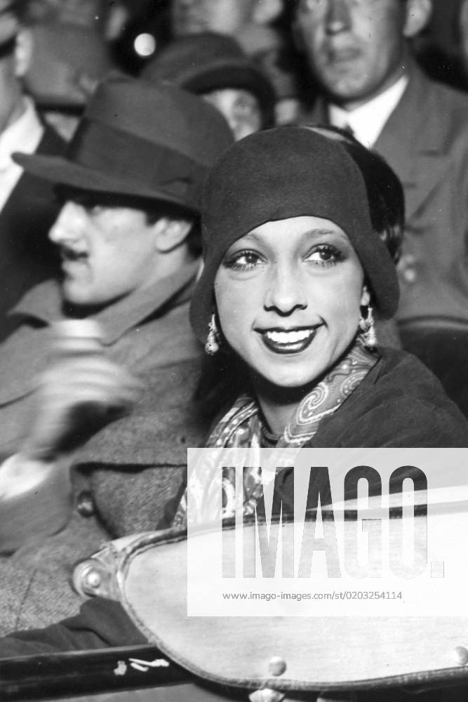 1928 07 17 American revue star Josephine Baker visits Sweden for the first time Her dark skin, wild dancing and naked body attracted enormous attention SVERIGE PB KOD 190