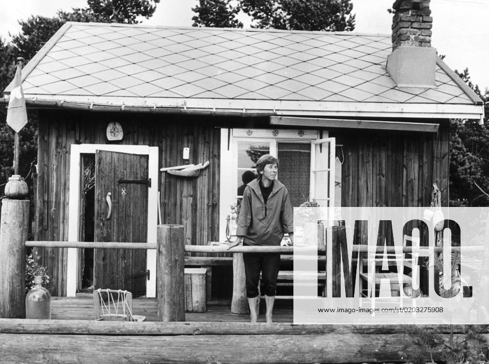 BREDSKAR FILE 13 JULY 1961 Finnish writer and illustrator Tove Jansson 9 August 1914 Â- 27 June 2001 , the mother of the world famed children s books about the Moomintrolls This year, 2014, Tove Jansson would have turned 100 years old The pictu