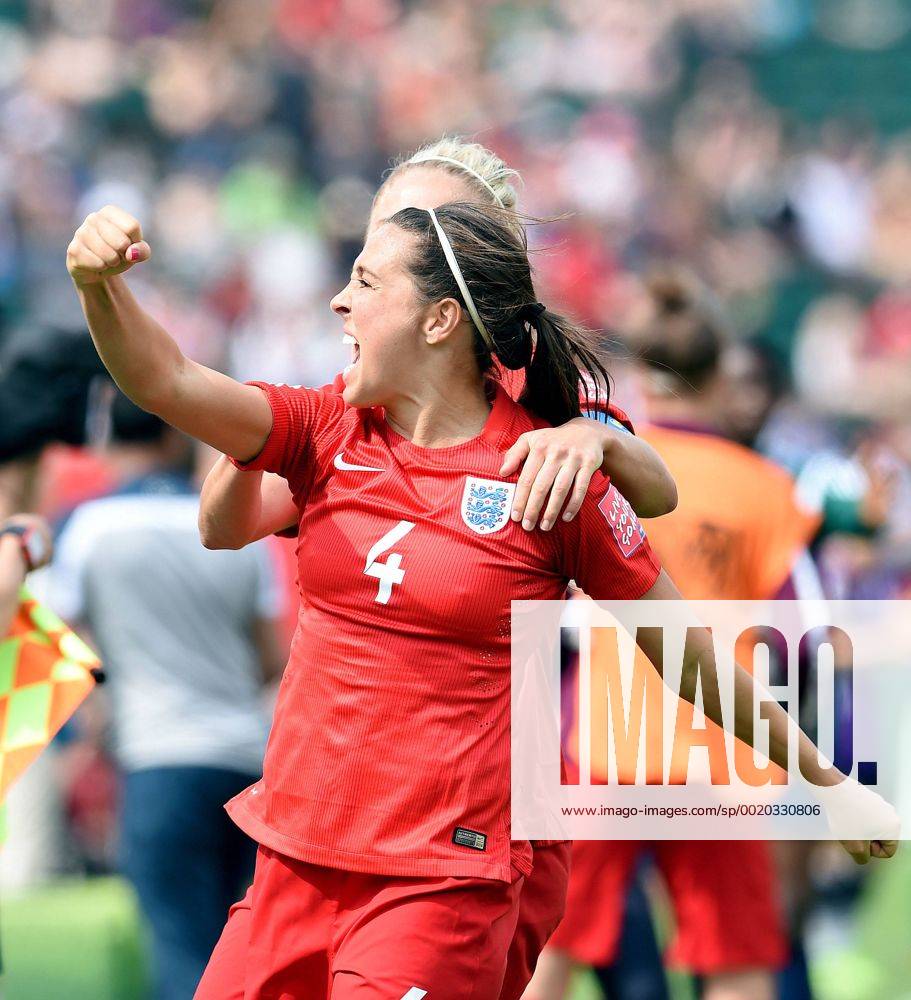 (150704) -- EDMONTON, July 4, 2015 -- England midfielder Fara Williams reacts with teammates after scoring on a penalty kick against Germany in extra time during the third place match of the FIFA 2015 Women s World Cup at Commonwealth Stadium, in Edmonton, Canada, on July 4, 2015. England defeated Germany 1-0 in extra time and won the third place of the FIFA 2015 Women s World Cup. ) (SP)CANADA-VANCOUVER-FIFA WOMEN S WORLD CUP-THIRD PLACE WangxYuguo