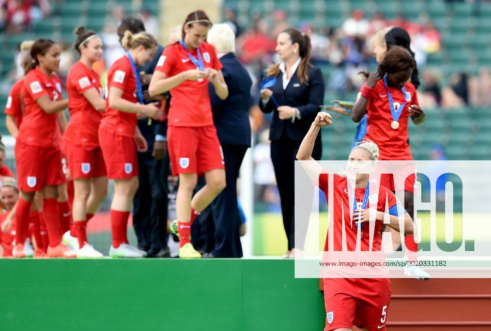 (150705) -- EDMONTON, July 4, 2015 -- Steph Houghton of England celebrates after the third place match of the FIFA 2015 Women s World Cup against Germany at Commonwealth Stadium, in Edmonton, Canada, on July 4, 2015. England defeated Germany 1-0 in extra time and won the third place of the FIFA 2015 Women s World Cup. ) (SP)CANADA-VANCOUVER-FIFA WOMEN S WORLD CUP-THIRD PLACE WangxYuguo