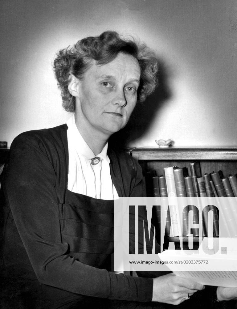 SCANPIX SWEDEN, 1953 10 20 Astrid Lindgren as a young writer culture