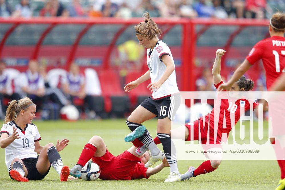(L-R) Lena Petermann (GER), Laura Bassett (ENG), Melanie Leupolz (GER), Karen Carney (ENG), JULY 4, 2015 - Football Soccer : FIFA Women s World Cup Canada 2015 third place match between Germany 0-1 England at Commonwealth Stadium in Edmonton, Canada. NOxTHIRDxPARTYxSALES. (qdwa041735)