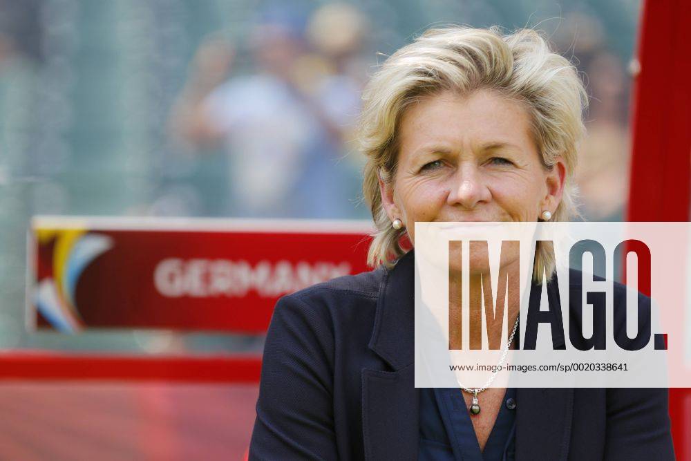 Silvia Neid (GER), JULY 4, 2015 - Football Soccer : FIFA Women s World Cup Canada 2015 third place match between Germany 0-1 England at Commonwealth Stadium in Edmonton, Canada. NOxTHIRDxPARTYxSALES. (qdwa041750)