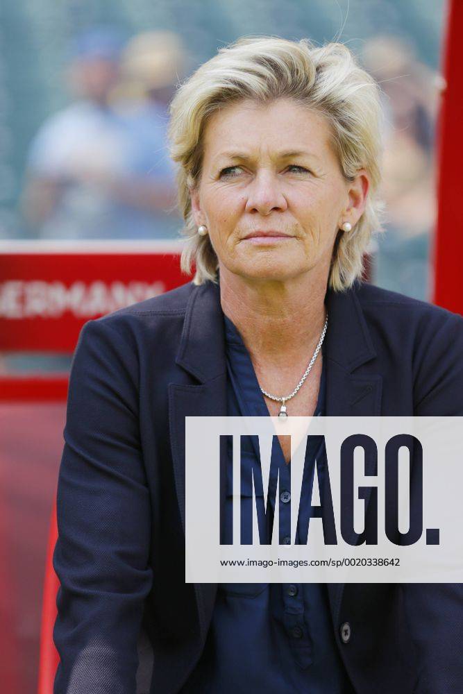 Silvia Neid (GER), JULY 4, 2015 - Football Soccer : FIFA Women s World Cup Canada 2015 third place match between Germany 0-1 England at Commonwealth Stadium in Edmonton, Canada. NOxTHIRDxPARTYxSALES. (qdwa041751)