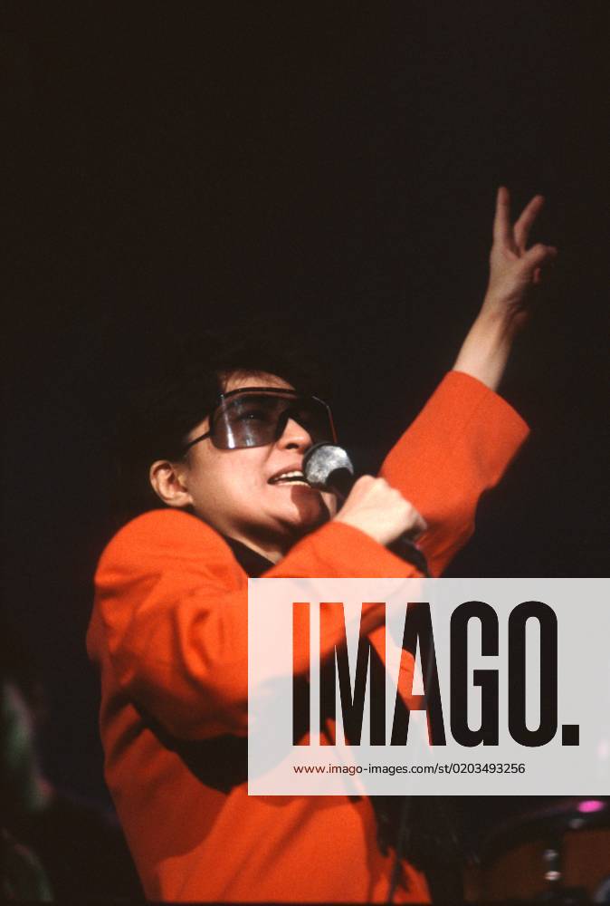 Yoko ONO STARPEACE 1986 World Tour Vienna, 16 01 1986 Yoko ONO The Beatles, John Lennon Vienna Austria Z101000412_230223_04jpeg