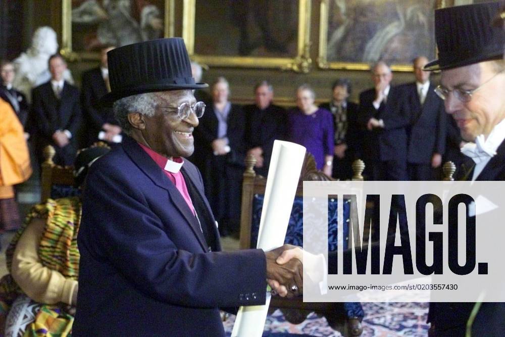 UPPSALA 000403 Peace Prize winner and Archbishop Desmond Tutu of South Africa received an honorary doctorate from Carl Reinhold Brakenhielm at the Faculty of Theology on Tuesday He received both hat, ring and diploma The promotion was actually on 22 January with Desmond Tutu and Nelson Mandela could no