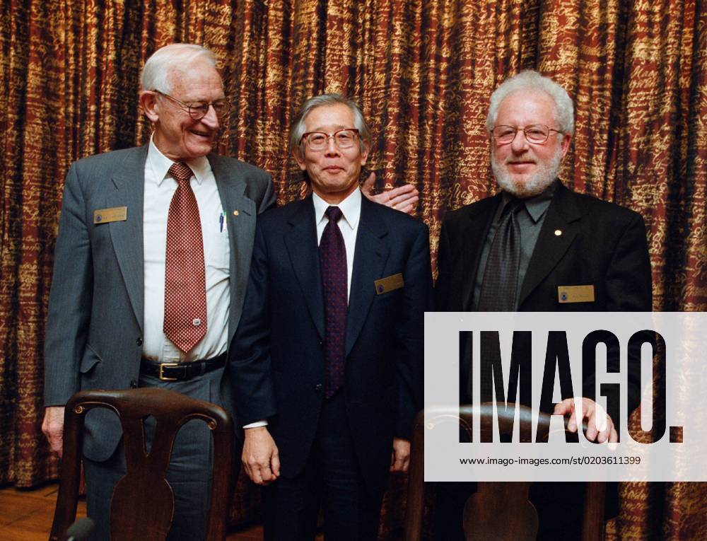 STOCKHOLM 20001207 On Thursday evening, the eight Nobel laureates in Physics, Chemistry and Economics gathered at the Royal Swedish Academy of Sciences in Stockholm for a presentation ahead of the Nobel Prize ceremony on Sunday.Pictured are the happy chemistry laureates Alan MacDiarmid, USA, Hideki Shirakawa, Japan and Alan Heeger, USA STOCKHOLM SWEDEN
