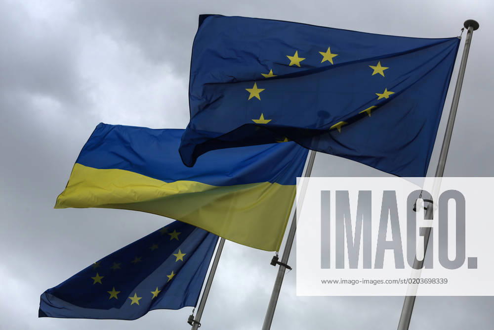 European and Ukrainian flags float outside the European Commission headquarters in occasion of the one-year anniversary of Russia s invasion of Ukraine in Brussels, Belgium, February 25, 2023. Brussels Belgium - ZUMAm177 20230225_zip_m177_018