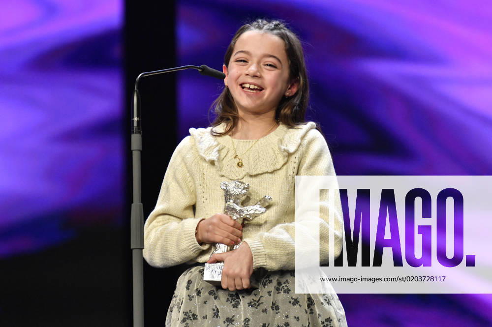 Sofia Otero with the Silver Bear for Best Acting Performance in a Leading Role for 20 000 especies de abejas 20,000 Species of Bees at the Closing Ceremony with Awards Ceremony at the Berlinale 2023 73 Berlin International Film Festival at the Berlinale Palast Berlin, 25 02 2023. Foto:xN.xKubelkax xFuturexImage